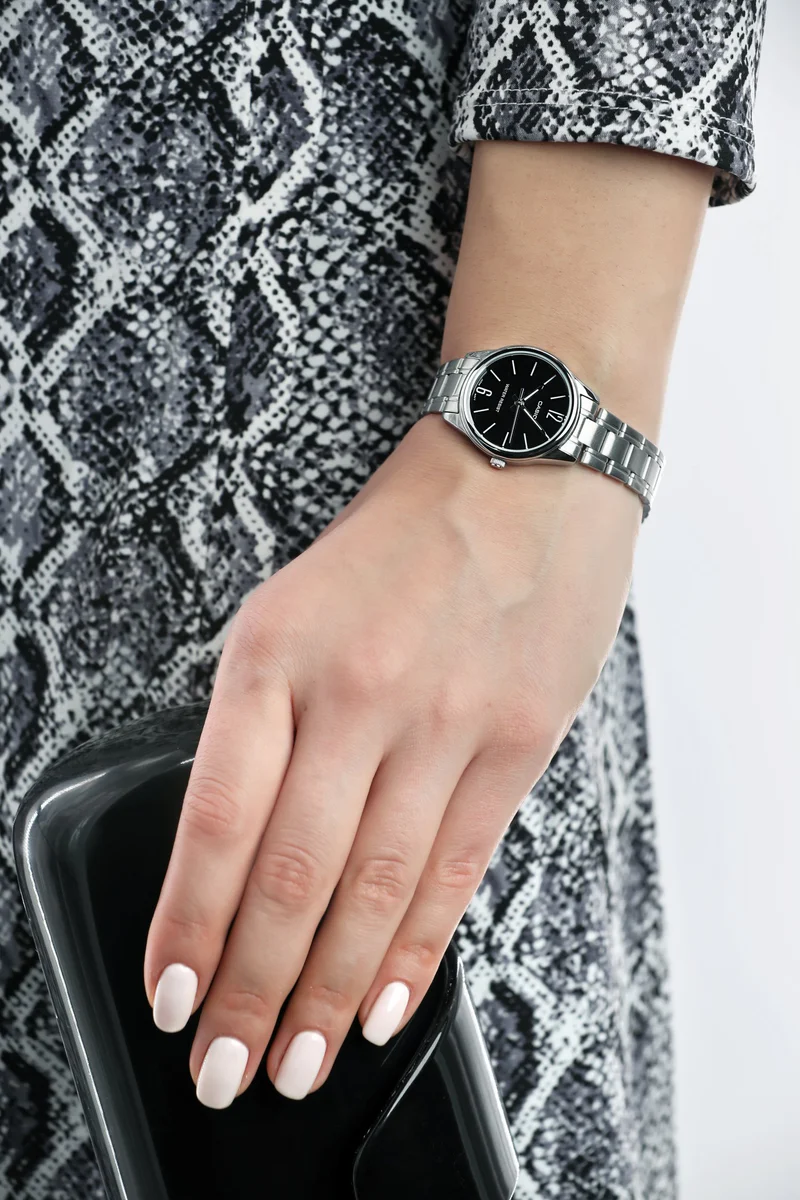 Timezone Oman – Luxury Watches, Swiss Timepieces & Smartwatches CASIO LTPV005D1A - Image 4