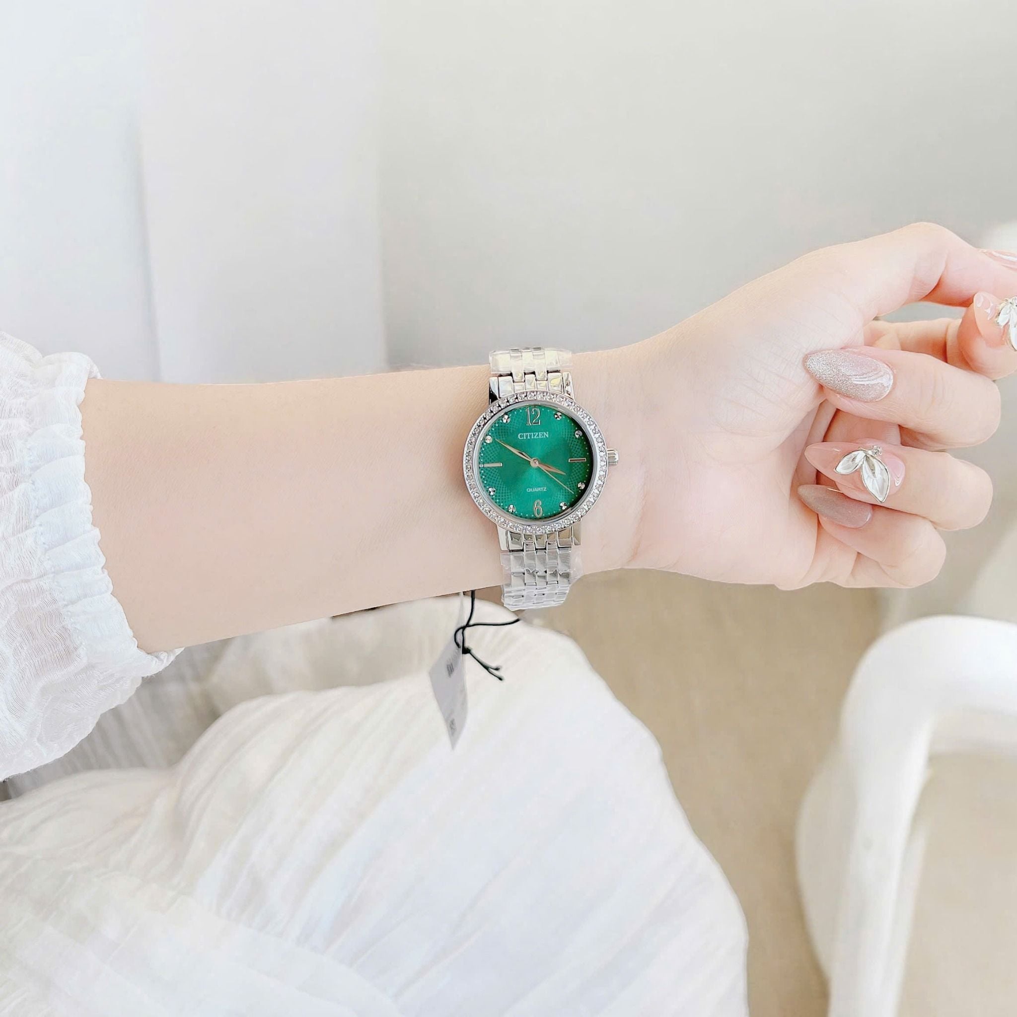 Timezone Oman – Luxury Watches, Swiss Timepieces & Smartwatches CITIZEN EL310055Z - Image 5