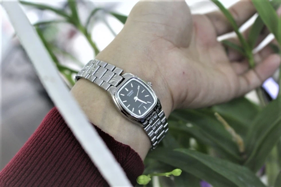 Timezone Oman – Luxury Watches, Swiss Timepieces & Smartwatches CASIO LTP1169D-1A - Image 3