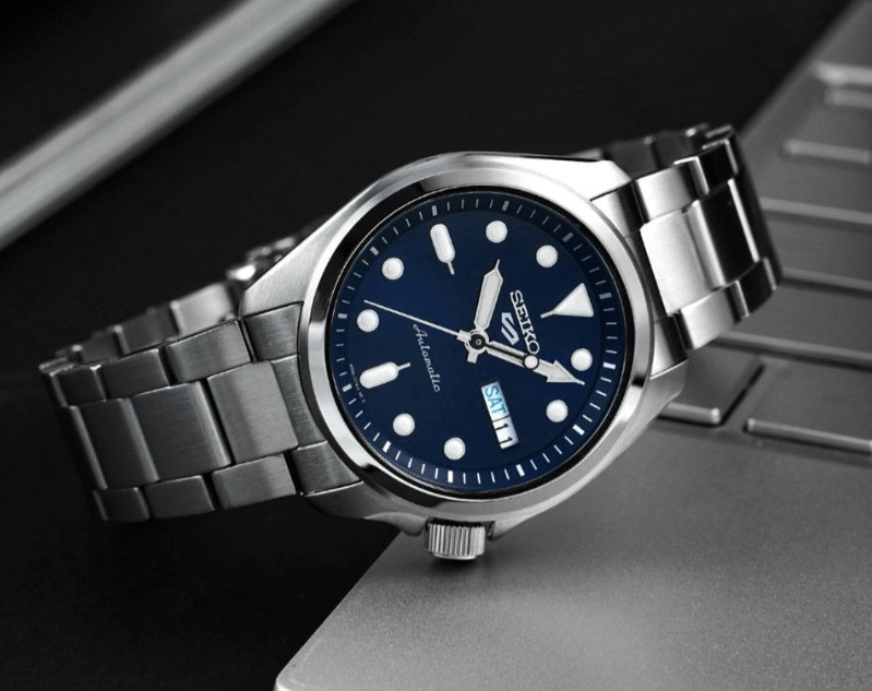 Timezone Oman – Luxury Watches, Swiss Timepieces & Smartwatches SEIKO-5 SRPE53K1 - Image 4