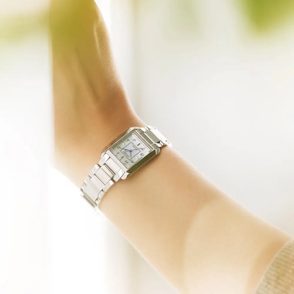 Timezone Oman – Luxury Watches, Swiss Timepieces & Smartwatches CITIZEN EW5600-87D - Image 6