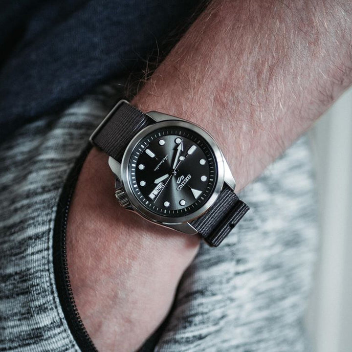 Timezone Oman – Luxury Watches, Swiss Timepieces & Smartwatches SEIKO-5 SRPE61K1 - Image 4