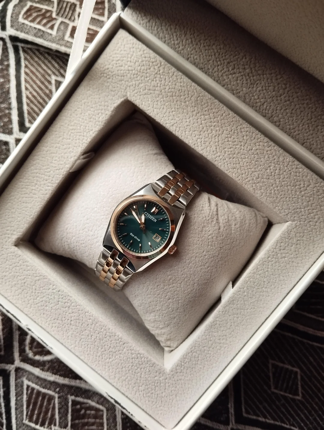 Timezone Oman – Luxury Watches, Swiss Timepieces & Smartwatches CITIZEN EW2297-55X - Image 2