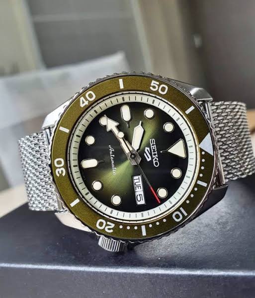 Timezone Oman – Luxury Watches, Swiss Timepieces & Smartwatches SEIKO-5 SRPD75K1 - Image 3
